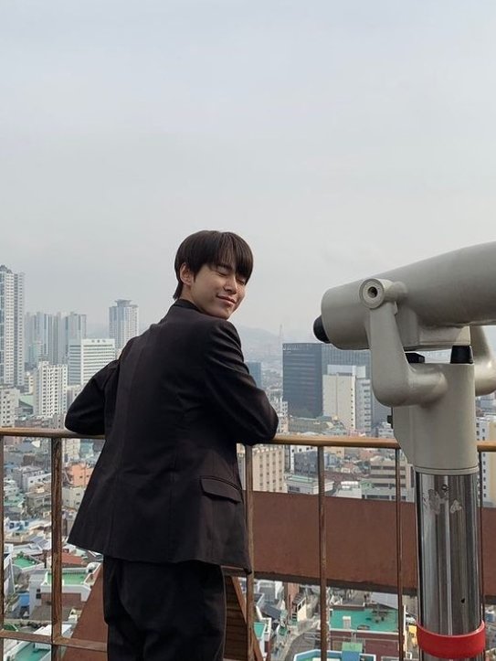 NCT 도영, 심야카페3 기대 높인 청량 비주얼 오늘은 등교날