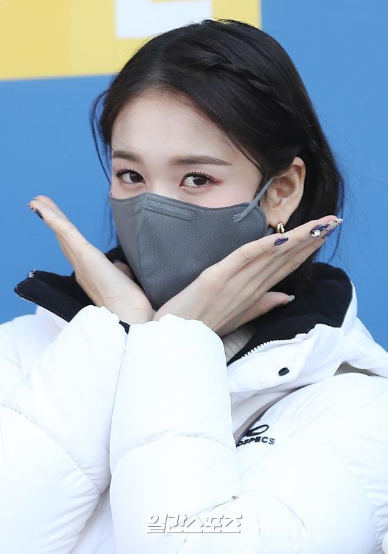 [포토]재이, 꽃받침 눈맞춤
