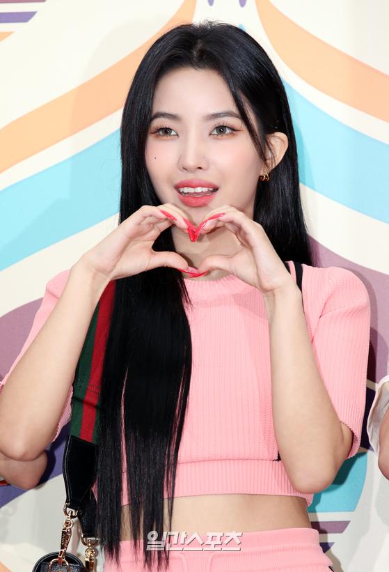 [포토] 소연 핑크꽃 활짝