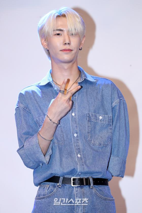 [포토] 에이블루 성수, 금빛 비주얼