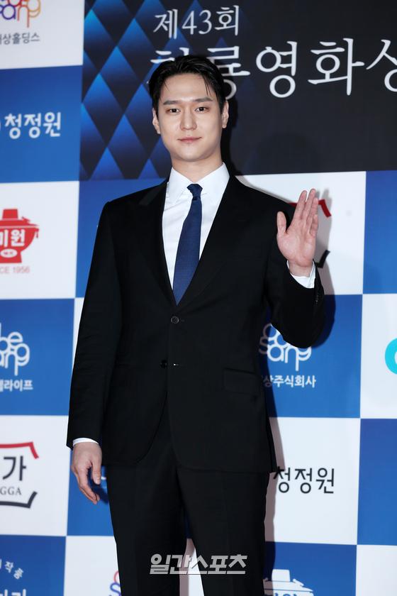 [포토] 고경표 멋진 손인사