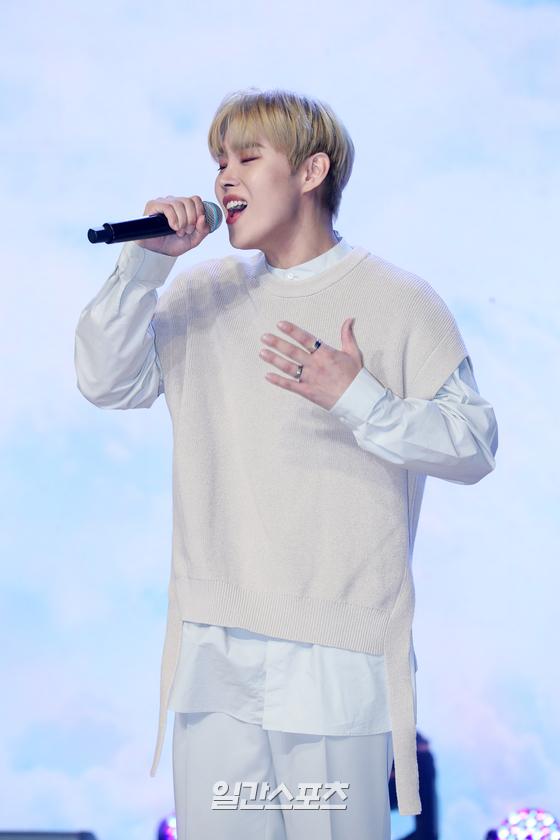 [포토] 위앤유 윤희찬 무대를 즐겨요