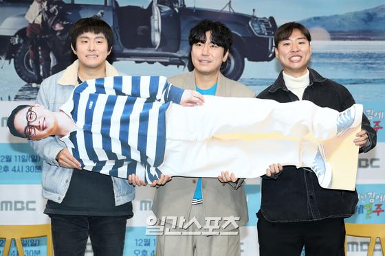 [포토] 기안84-이시언-김지우 PD 빠니보틀 들고