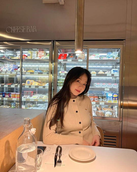 안소희에게도 뱃살이? 식당서 만두미 발산~