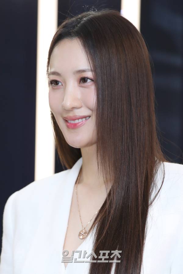 [포토] 수현, 빠져드는 옆태