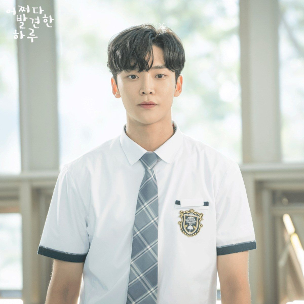 만찢男들이 온다…로운vs차은우, 아이돌→연기돌의 안방극장 승자는?