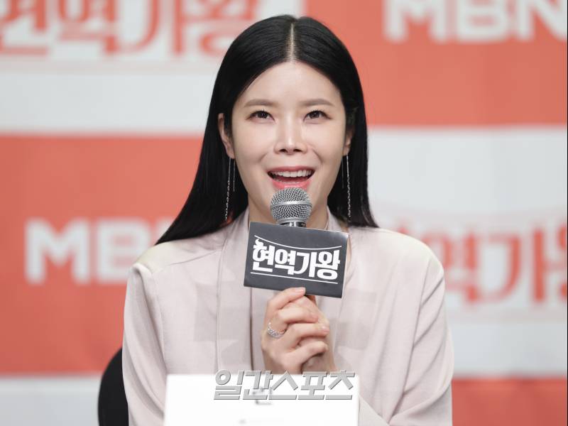 [포토] 인사말 하는 린