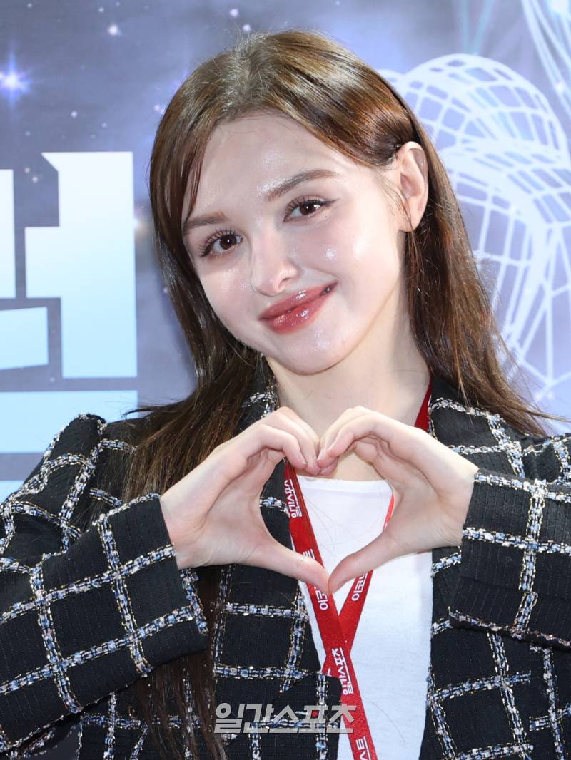 [포토] 리나대장, 하트보다 예쁜 비주얼