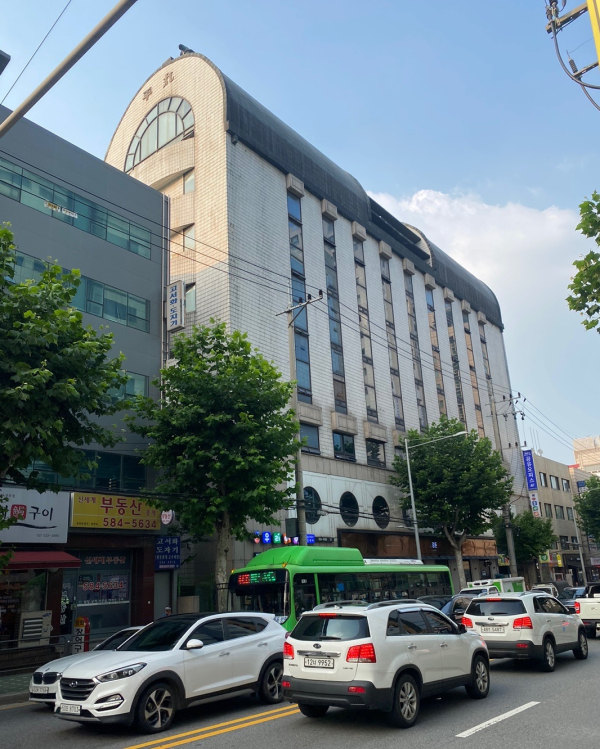 [단독] 한국콜마 손자회사 에치엔지, 서초 평환빌딩 320억원에 매입