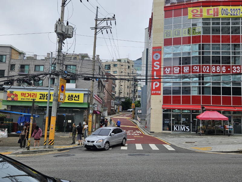 “세상에 없던 편의점”...킴스편의점 봉천점 가보니