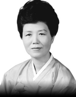 [세기의 철녀들 ⑥] 육영수 여사