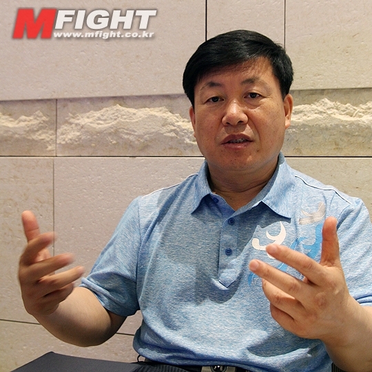 묻지마 칼부림에 하이킥 날린 무술인 이각수