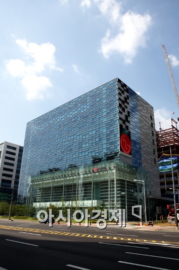 KCC파워 유리시장 톱 굳혔다