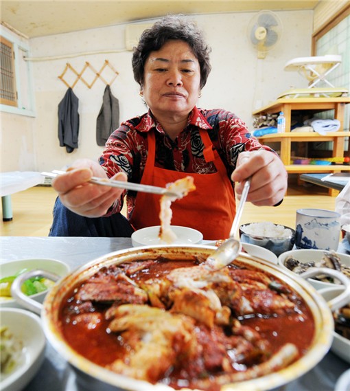 [맛집] 고소한 갈치조림..통통한 생꽃게무침