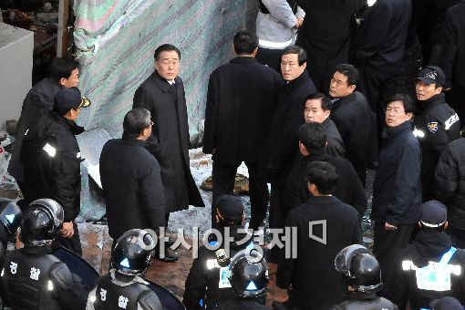 [포토뉴스] 현장 둘러보는 어청수 총장