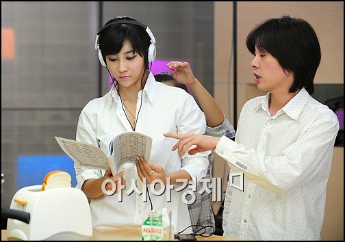 [포토]레이싱걸 구지성 감독님, 이렇게 해볼까요?