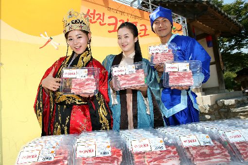 [포토] 덕만이와 미실이도 국산 돼지고기 좋아해요