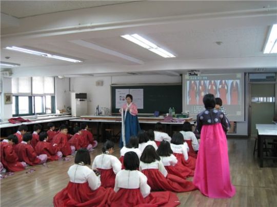 장안중학교 학생들 전통 예절교육 받는다
