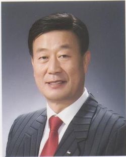 철의 날 금탑산업훈장에 우유철 사장