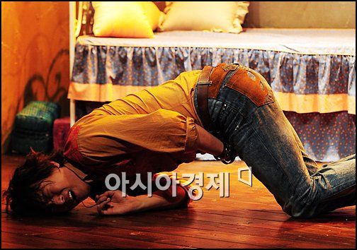 [포토]박건형, 남자만 아는 숨막히는 고통