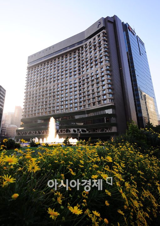 6개월간의 기다림…환골탈태 더 플라자