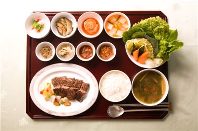 토니 유의 한식 프로젝트 ④ 한식에 ‘만원의 행복’은 없다