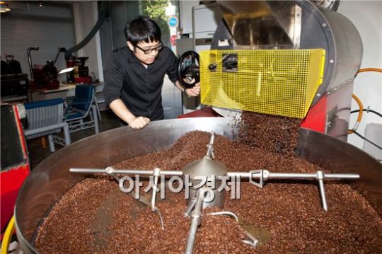 [아시아경제의 건강맛집] 커피맛, 참 眞하다 - 서교동 COFFEELAB 커피랩