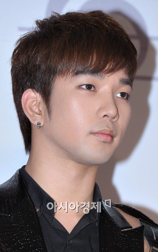 [포토]엠블랙 지오, 샤프한 V라인~