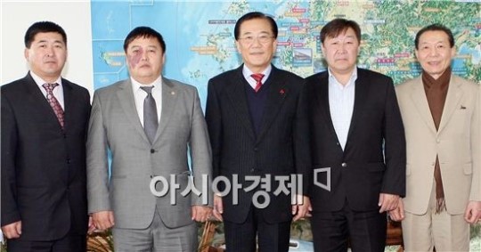 [포토]박준영 전남 도지사, 몽고 민테사아칸 톱 아이막주 지사와 면담