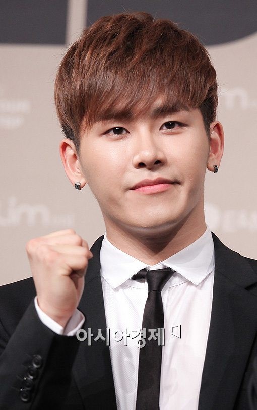 [포토]인피니트 호야 깜찍한 파이팅