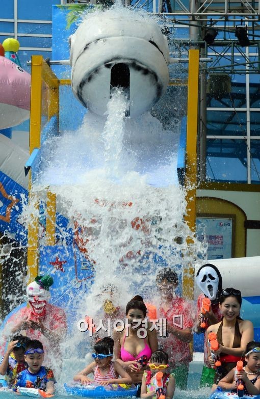 [포토]현대아이파크몰에서 여름 잡아가세요~