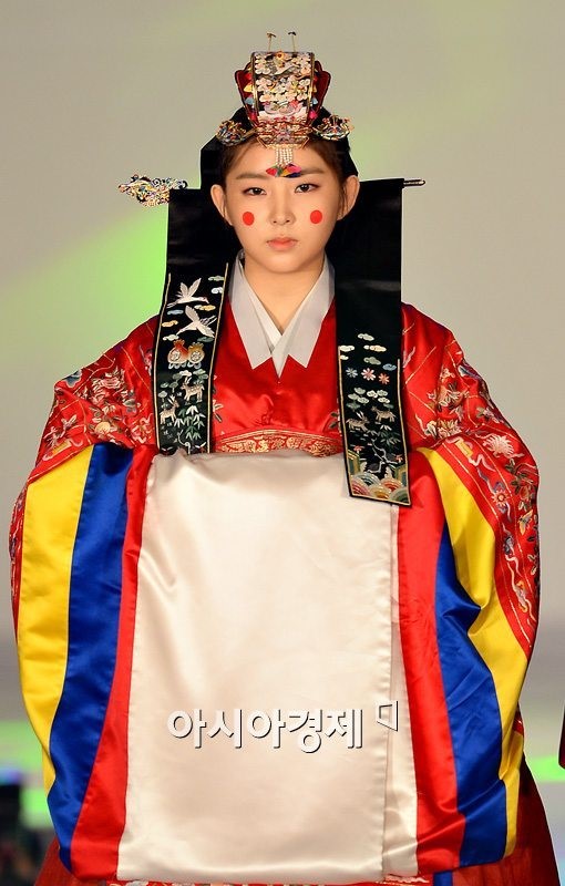[포토]포미닛 권소현, 연지곤지 찍고~ 시집가도 되겠네