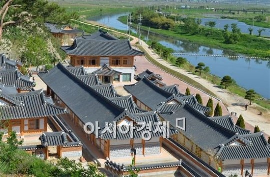 한옥형 유스호스텔, 순천만 에코촌 예약 쇄도