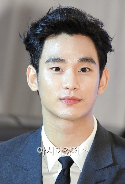 [포토]김수현, 여배우 위협하는 매끈한 꿀피부