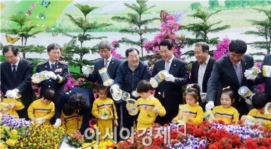 [포토]2014마리 함평나비 축제성공 기원담아 훨훨