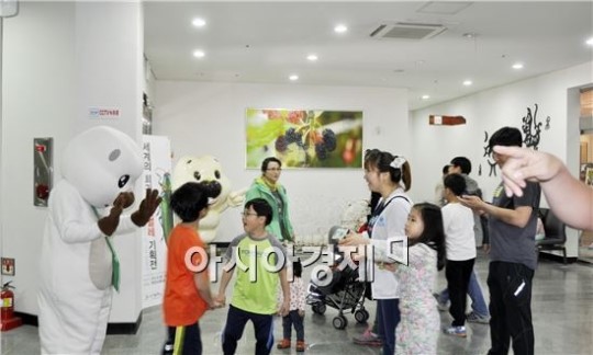 부안 누에타운 개관 이래 일일 최다 이용객수 기록