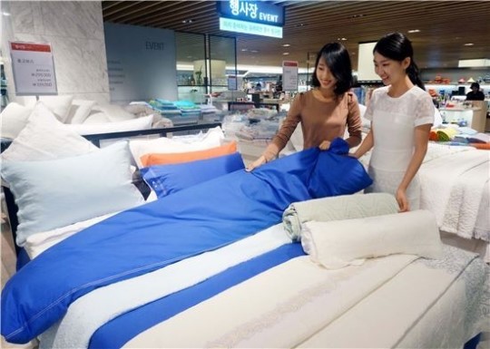 [포토]현대百, 혼수 침구 미리 준비하세요~!