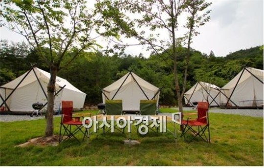 곡성군 죽곡면 대황강변에 글램핑장 개장