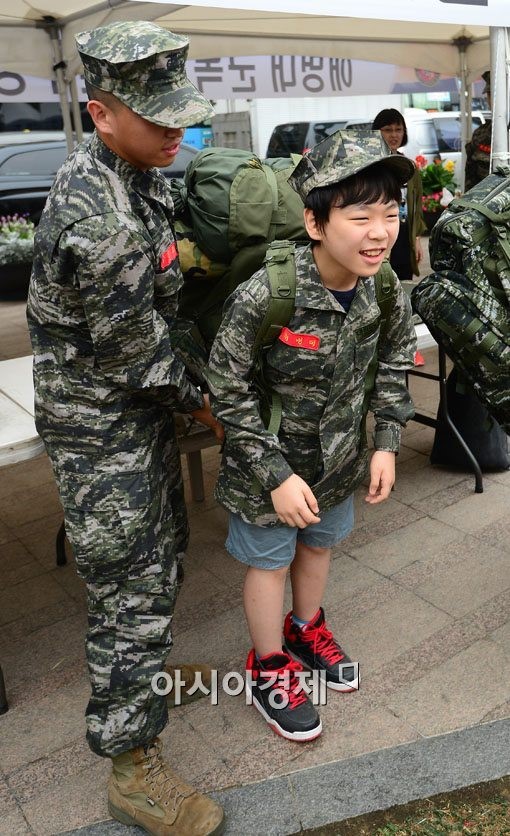 [포토]군장 너무 무거워요