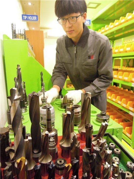 중기 최전방엔 기술大軍이 전쟁중