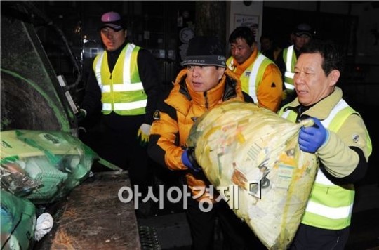 윤장현 광주시장, 민생현장서 ‘청결 광주’ 시작