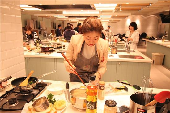 [르포]셰프 체험기…오늘은 내가 요리사