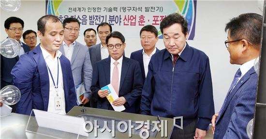 이낙연 전남도지사, 지역 강소기업 ㈜썬테크 방문
