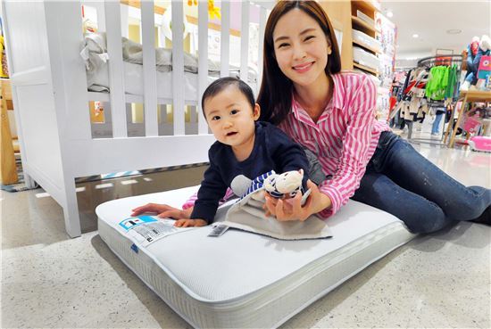 [포토]마더케어, 프리미엄 쿨맥스 매트리스 선봬