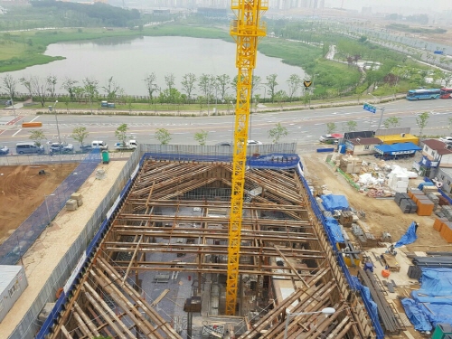 평택시 배다리저수지 인근 에이치탑5빌딩 공사 한창 진행중