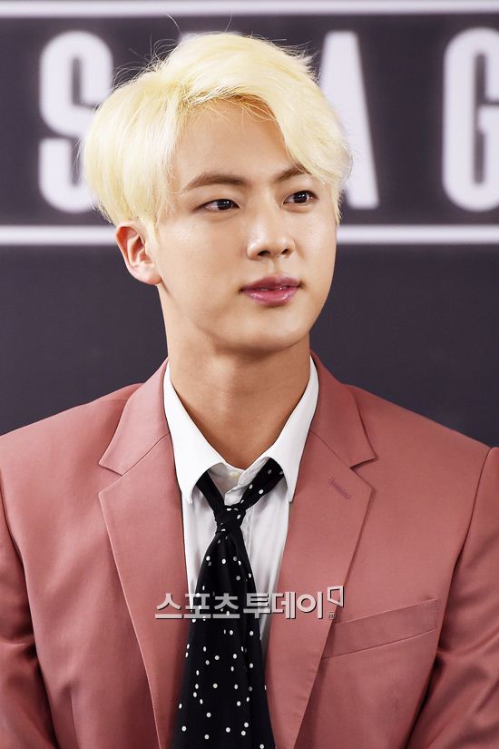 방탄소년단 진, ‘아육대’ 촬영 도중 안면 타박상…녹화 중단 후 휴식 중