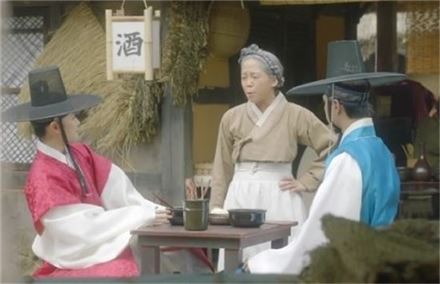 [金요일에 보는 경제사]주모는 언제부터 국밥을 팔았을까?