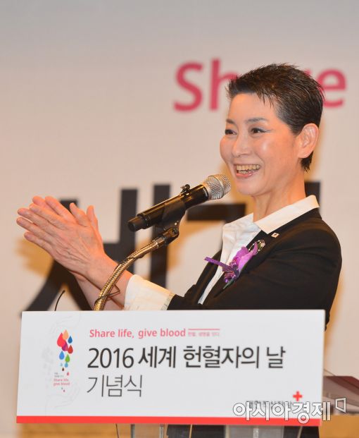MCM 갑질 논란 김성주 회장, 성주디앤디 대표이사 사임(상보)