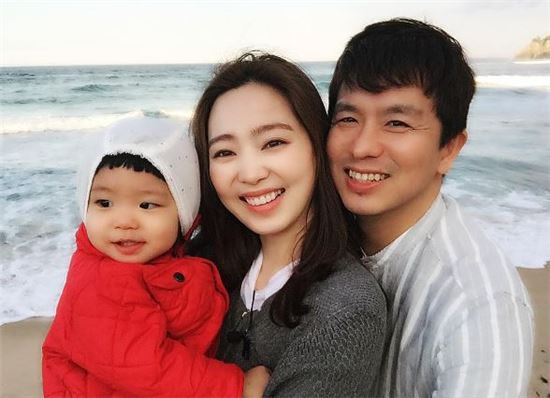 사람이 좋다 이지성 차유람, 가족사진 공개…화목한 붕어빵 가족