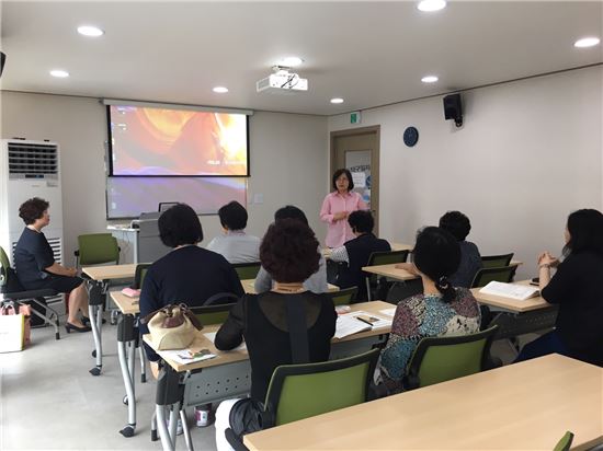 동작구 어르신행복주식회사 아이돌보미사업 시작